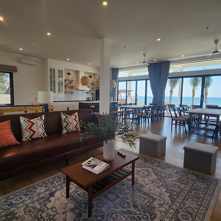 Yen Beachfront Villa Фан Тиет Екстериор снимка